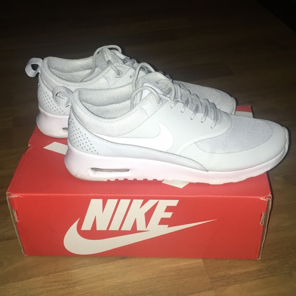 Nike Shoes - Nike Air Max Thea